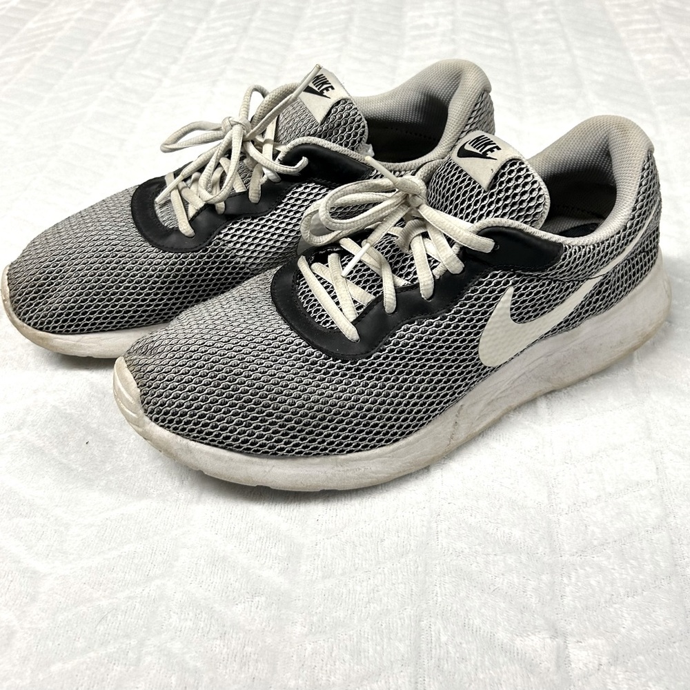 Men’s Nike sneaker size 12